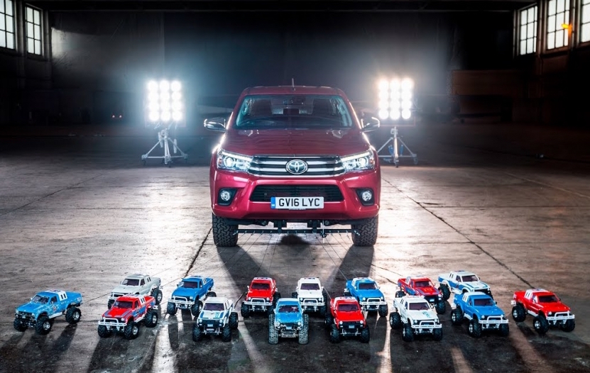 Interesting Video: Small 15 Toyota Hilux RC cars pulling the real thing
